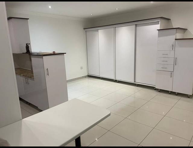 1 BEDROOM PROPERTY TO RENT IN NORTHCLIFF